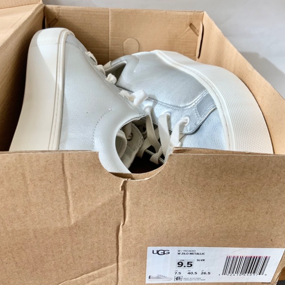 UGG ZILO Metallic Silver Leather Sneakers Trainers COMFORTABLE FLAT SHOE 9.5 - Picture 6 of 12